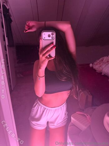 Full leaked Deineemi private onlyfans photo