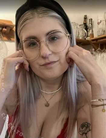 Full leaked Deineemilia page private onlyfans photo