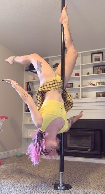 Full leaked Derpyoxo private onlyfans photo
