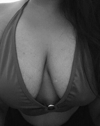 Full leaked Desi aunty private onlyfans photo