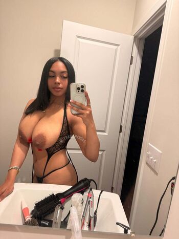 Full leaked Desireava private onlyfans photo