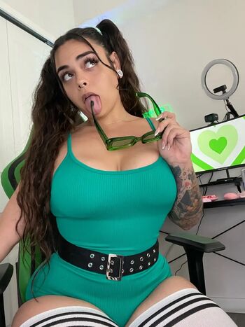 Full leaked Dessiedesires private onlyfans photo