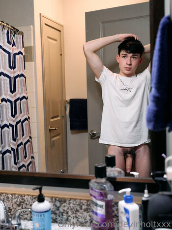 Full leaked Devinholtxxx private onlyfans photo