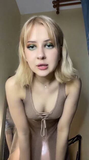 Full leaked Devomaria private onlyfans photo