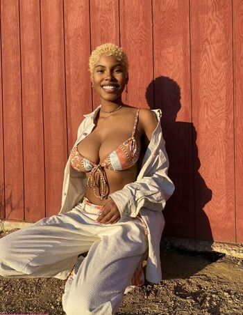 Full leaked Diamond white private onlyfans photo