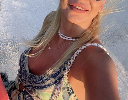 Full leaked Dianazuzic private onlyfans photo