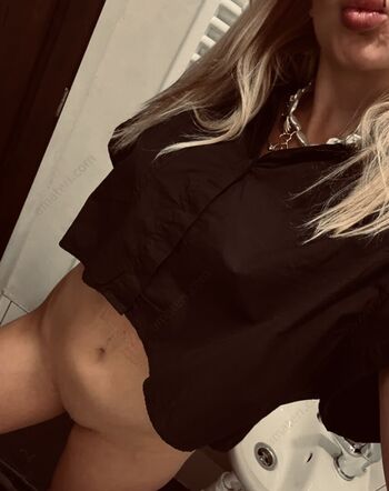 Full leaked Dianazuzic private onlyfans photo