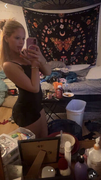 Full leaked Dinmammis private onlyfans photo