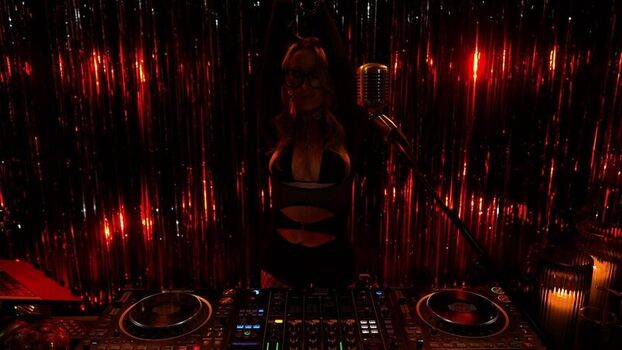 Full leaked Djmissshelton private onlyfans photo