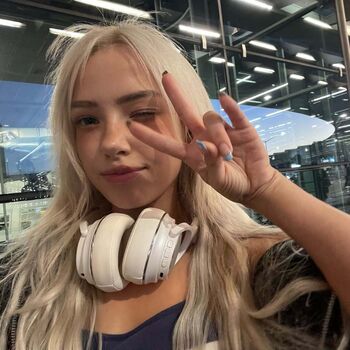 Full leaked Dollblush private onlyfans photo