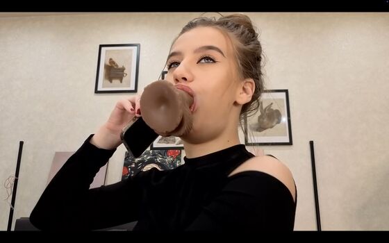Full leaked Dolly jenie private onlyfans photo
