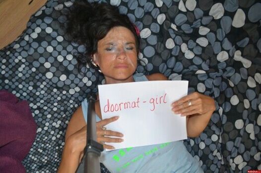 Full leaked Doormat girl private onlyfans photo