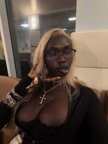 Full leaked Doshadeng private onlyfans photo