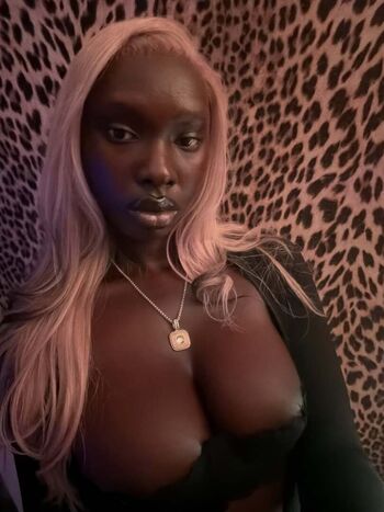 Full leaked Doshadeng private onlyfans photo