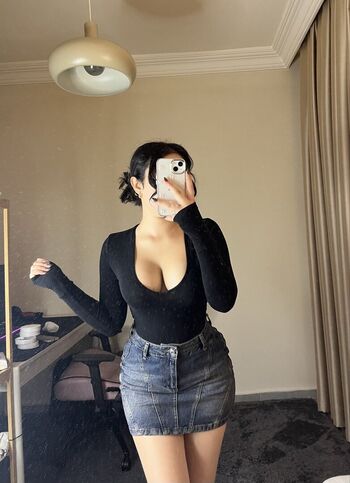 Full leaked Alyri tv / private onlyfans photo