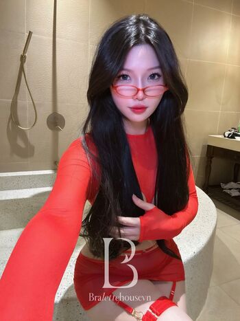 Full leaked Duyenn hipp page private onlyfans photo