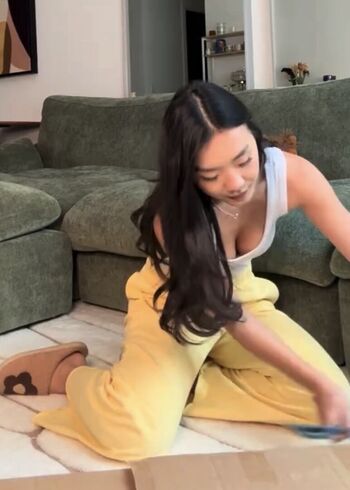 Full leaked Eatingalonediaries private onlyfans photo