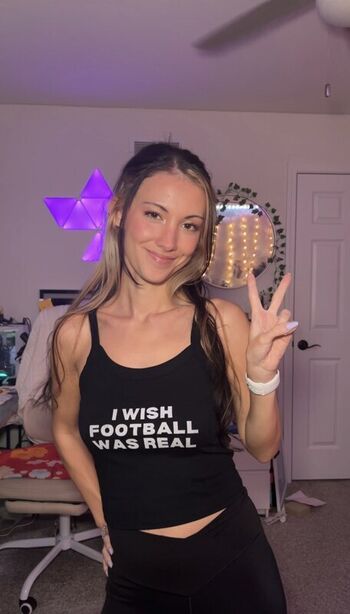 Full leaked Echochlo private onlyfans photo