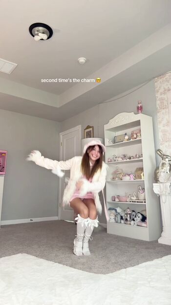 Full leaked Eeveenara private onlyfans photo