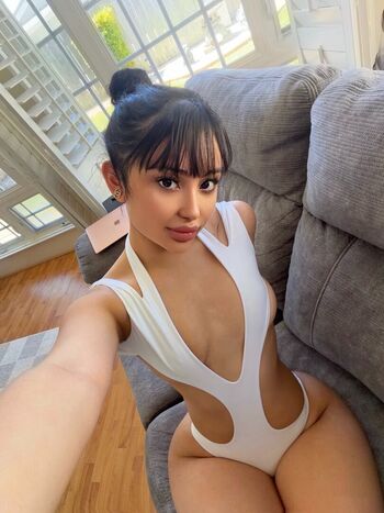 Full leaked Elara private onlyfans photo