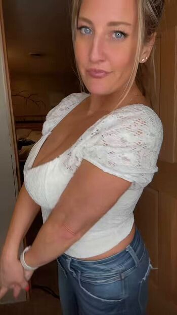 Full leaked Elenapears private onlyfans photo