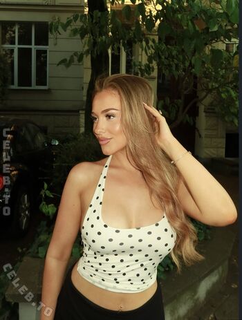 Full leaked Elianabajrami private onlyfans photo