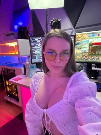 Full leaked Elien lay private onlyfans photo