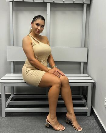 Full leaked Elif karaarslan private onlyfans photo