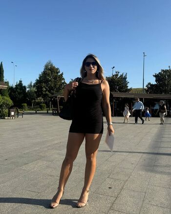 Full leaked Elif karaarslan private onlyfans photo