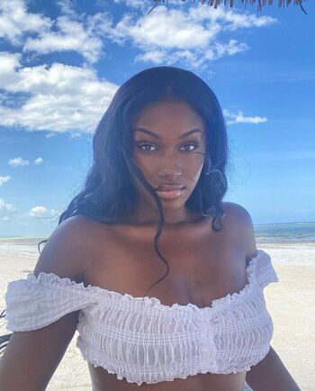 Full leaked Elinda san page private onlyfans photo