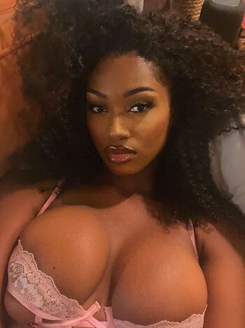 Full leaked Elinda san  page private onlyfans photo