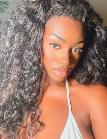 Full leaked Elinda san  page private onlyfans photo