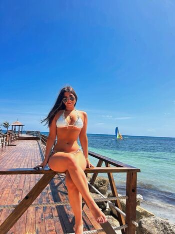 Full leaked Elise biggin private onlyfans photo