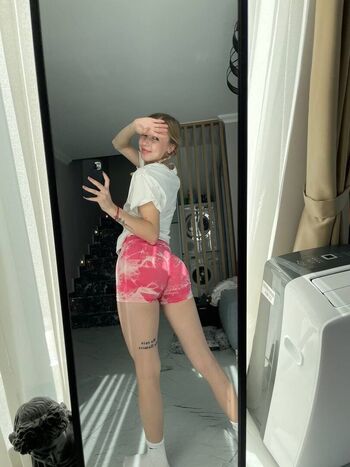Full leaked Elisecandy private onlyfans photo