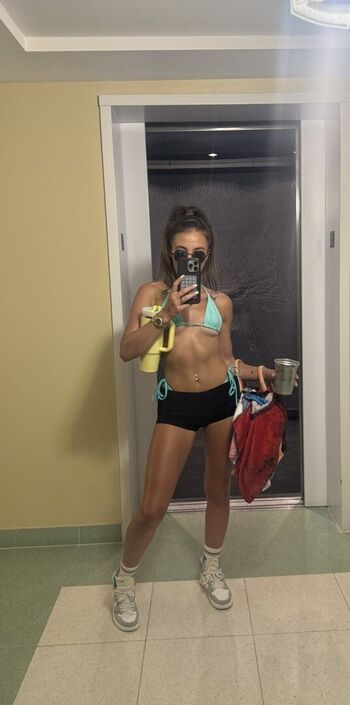 Full leaked Elizabeth vepretska private onlyfans photo