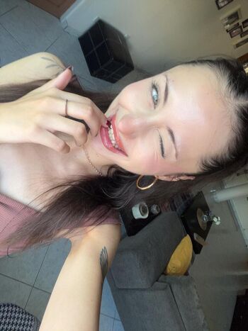 Full leaked Elizabethlynn page private onlyfans photo