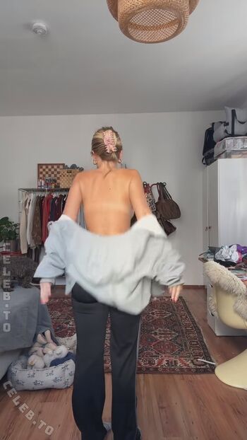 Full leaked Ella kania private onlyfans photo