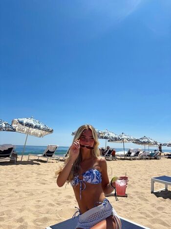 Full leaked Ella livingstonn private onlyfans photo