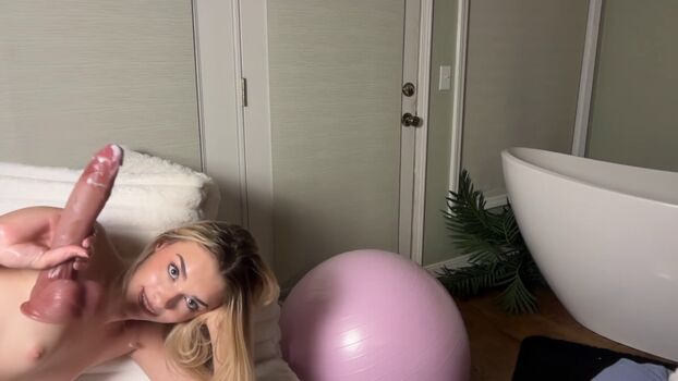 Full leaked Ella lowe private onlyfans photo