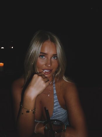 Full leaked Ellagbradley private onlyfans photo