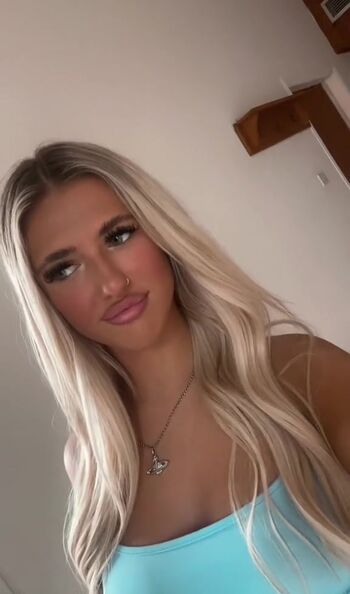 Full leaked Ellaxlongg page private onlyfans photo