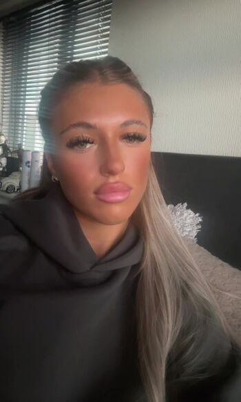 Full leaked Ellaxlongg private onlyfans photo