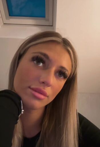 Full leaked Ellaxlongg private onlyfans photo