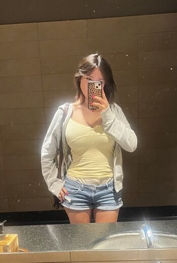 Full leaked Ellegarci private onlyfans photo