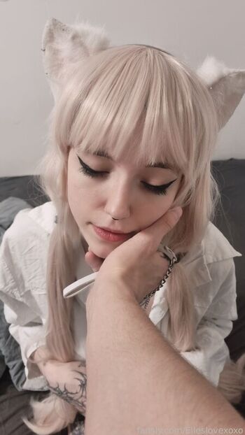 Full leaked Elleslove private onlyfans photo