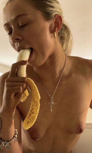 Full leaked Elleymayway private onlyfans photo