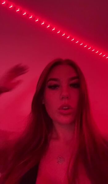 Full leaked Ellie robinson private onlyfans photo