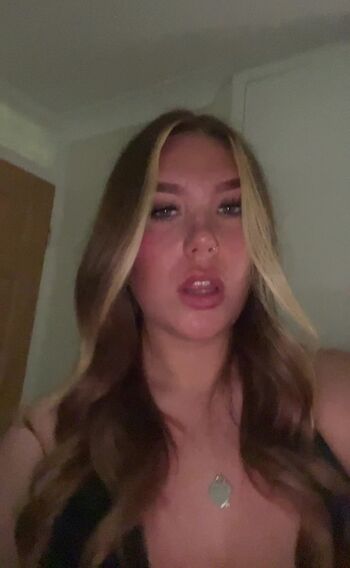 Full leaked Ellie robinson private onlyfans photo