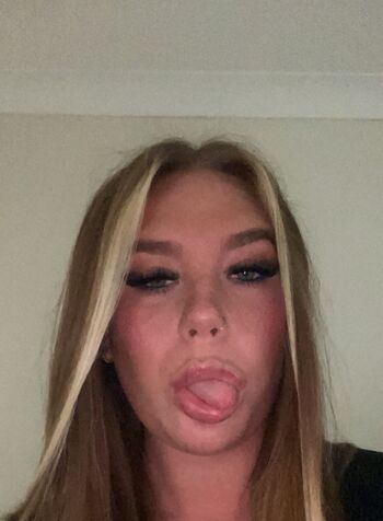 Full leaked Ellie robinson private onlyfans photo