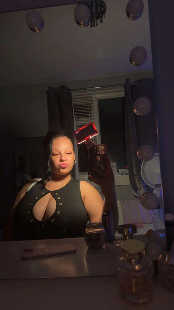 Full leaked Ellielea private onlyfans photo
